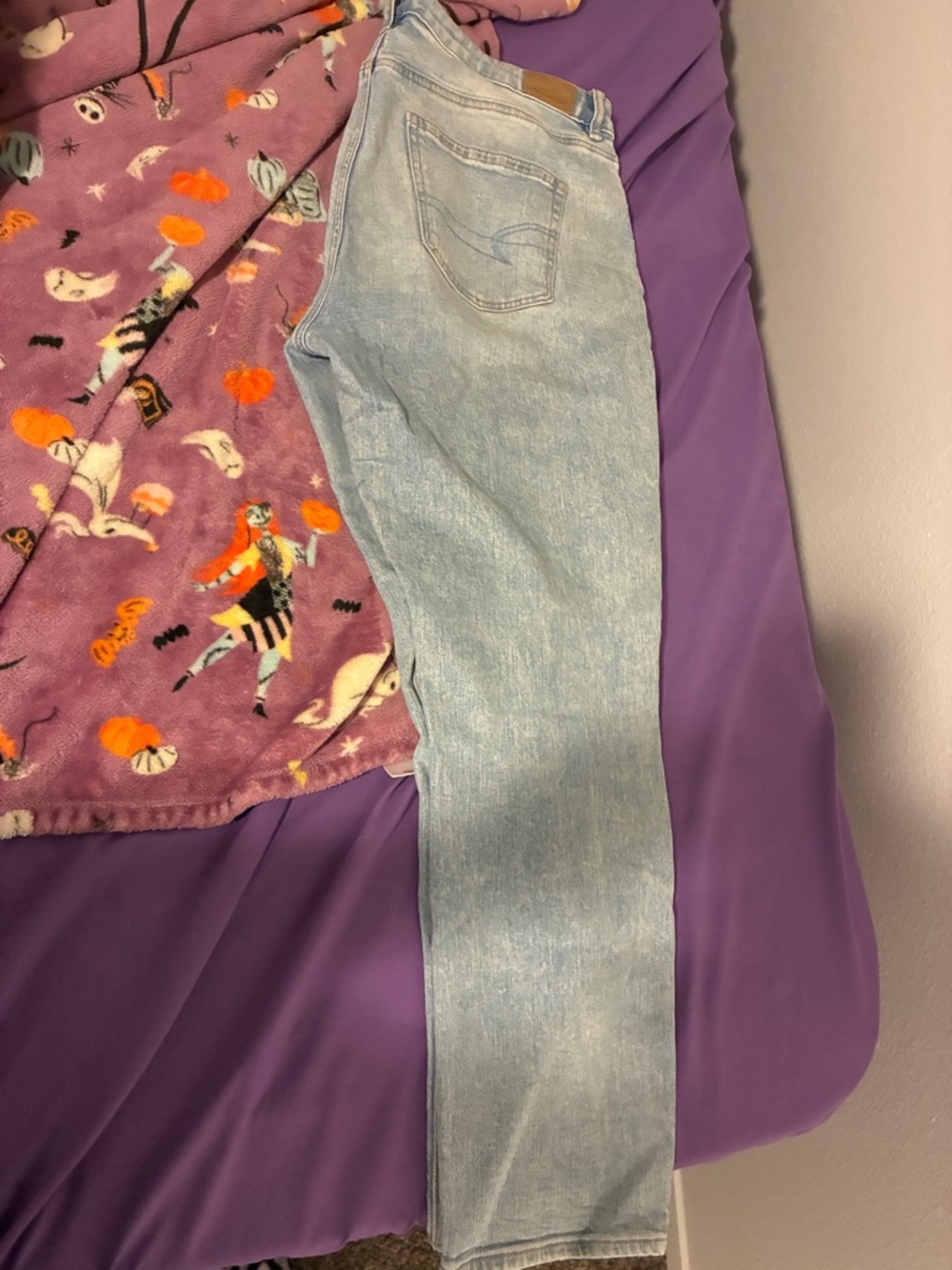 Light Wash Straight Leg Jeans - American eagle